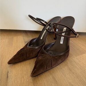 Manolo Blahnik Vionetan 90 Pumps Suede Dark Brown